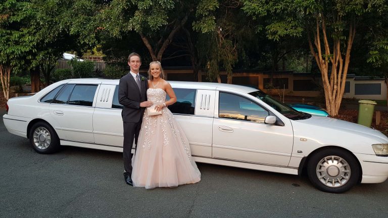 9paxlimo-formal-limo-hire-gold-coast